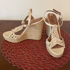 Lucky Brand Macrame Wedges Size 8